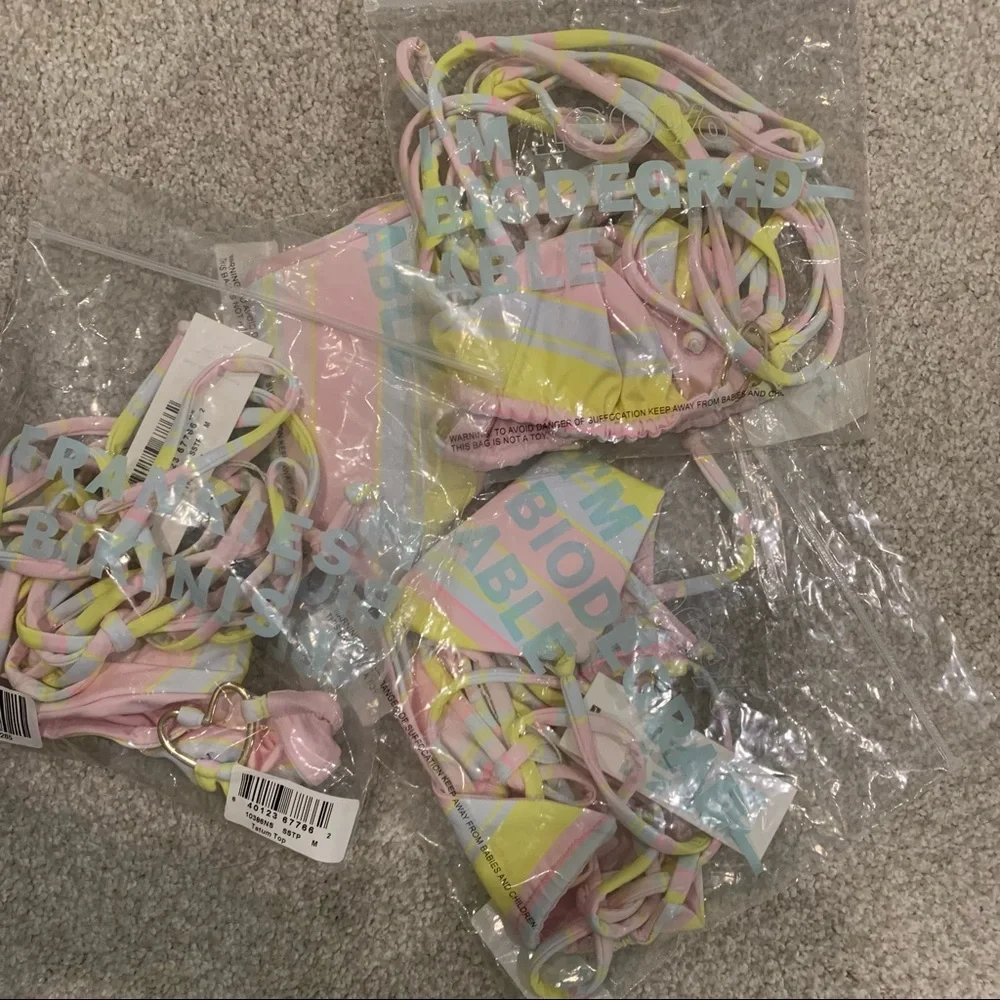 NEW 2 Piece Frankie’s Bikinis Tatum top & Tia Bottom